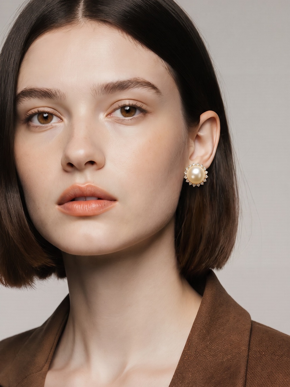 Classic Pearl Sunburst Stud Earrings - Gold Tone☑️